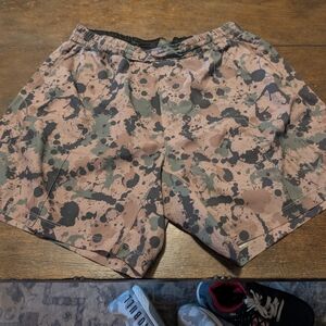 Born Primitive Camouflage Men's Shorts - Black and Tan